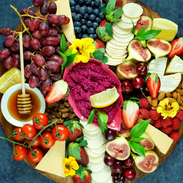 Build a stunning Holiday Charcuterie board🧀🍇🍪🥜